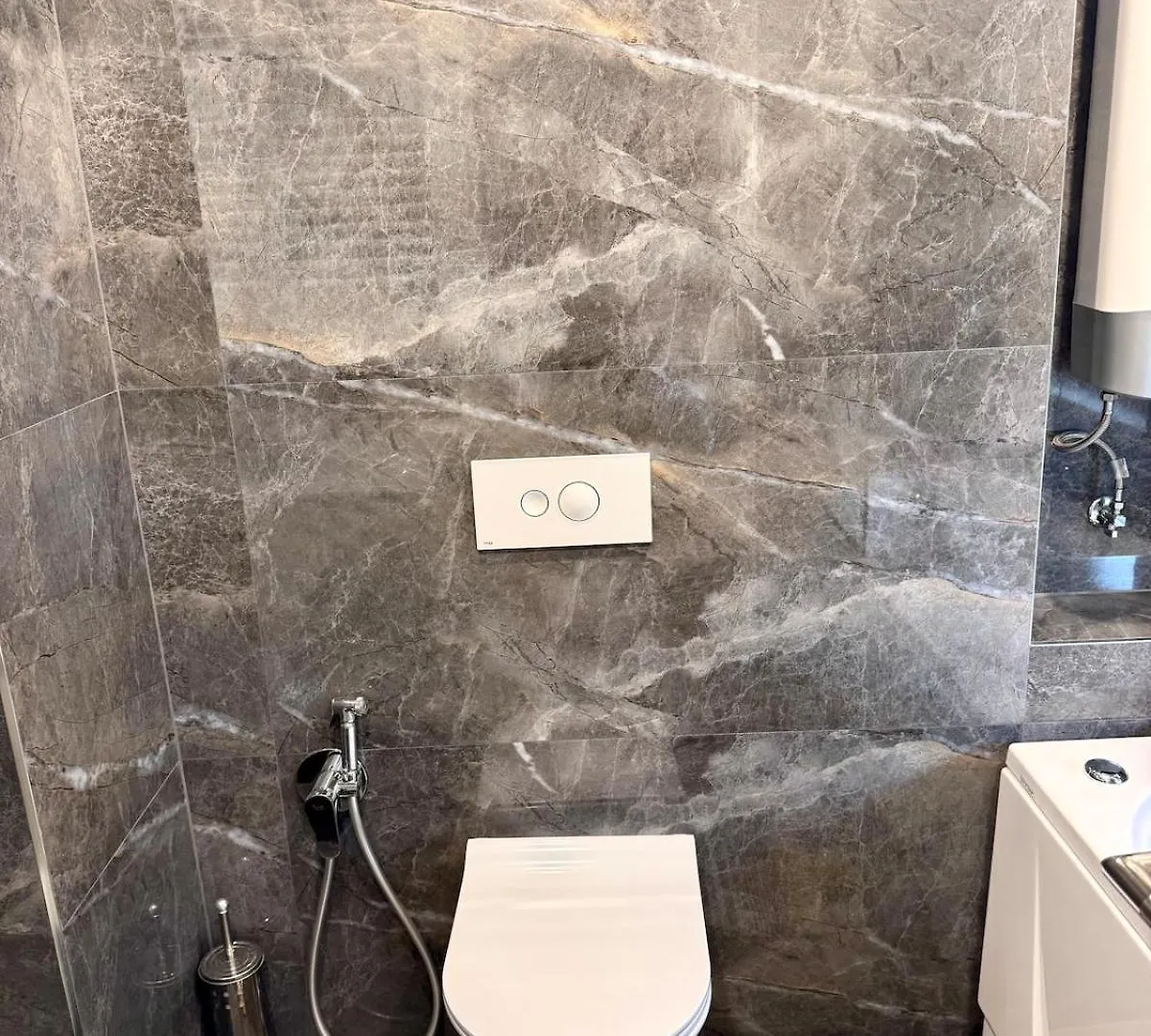 Tirana Lake Spacious Apartment Albania
