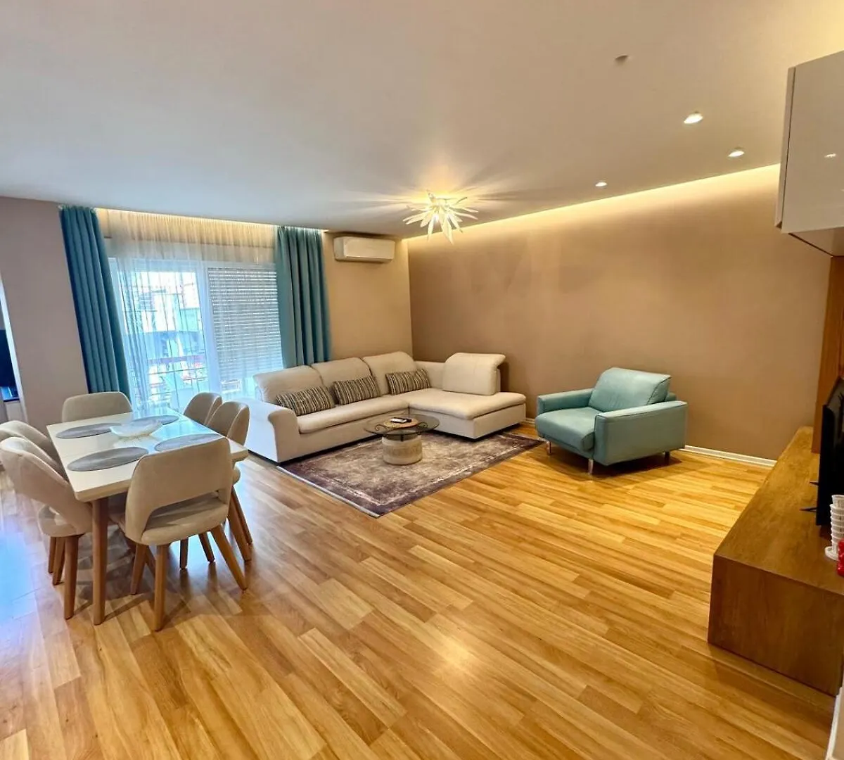 Tirana Lake Spacious Apartment Albania