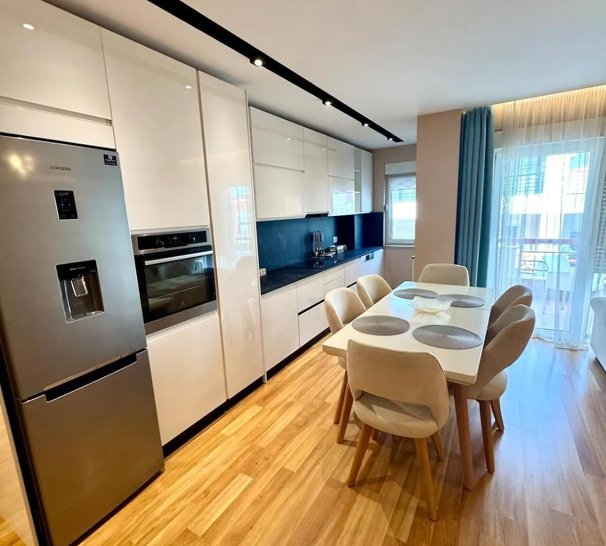Tirana Lake Spacious Apartment 0*,  Albania