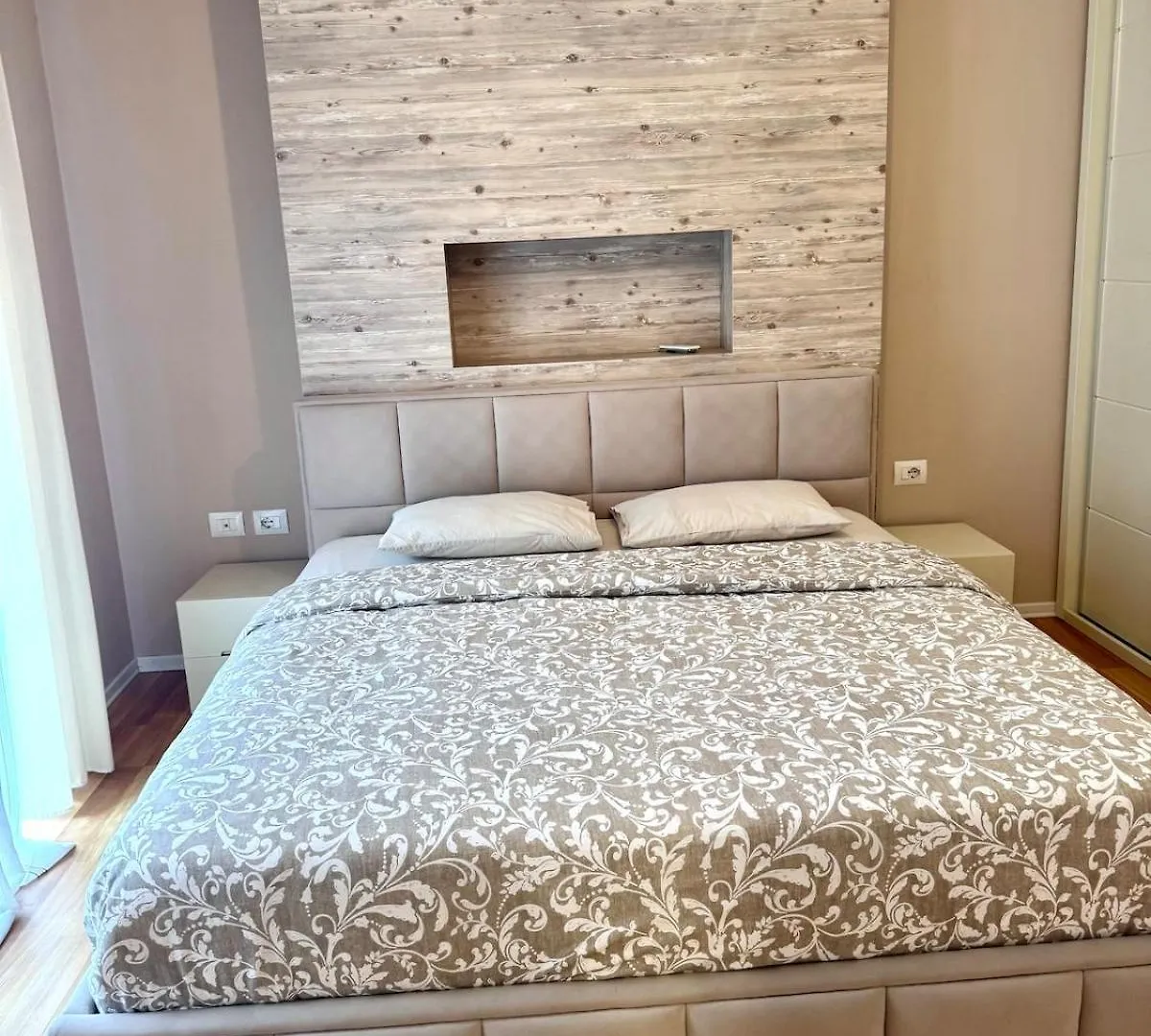 Tirana Lake Spacious Apartment