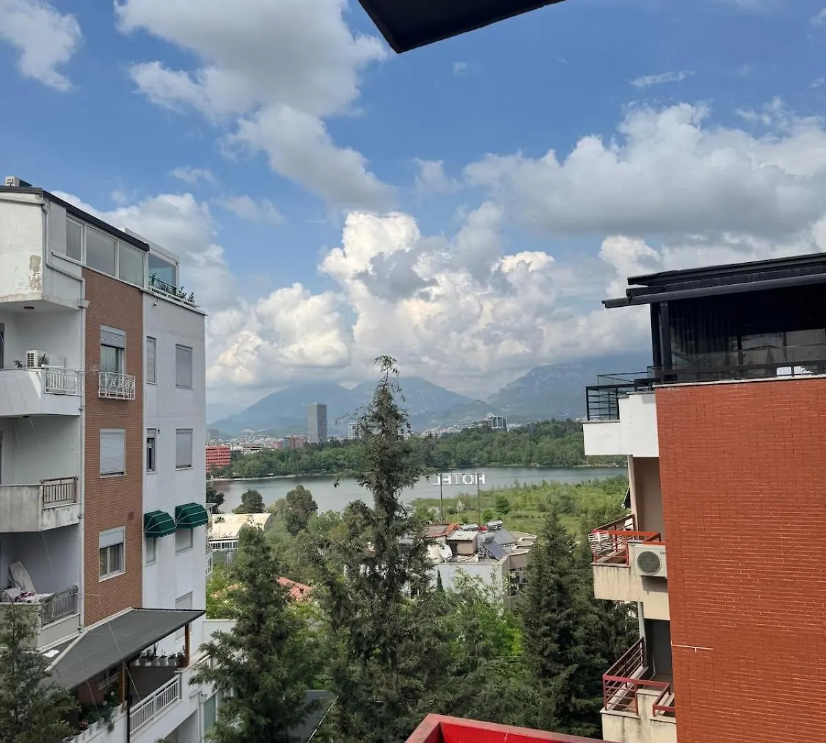 Tirana Lake Spacious Apartment 0*,  Albania
